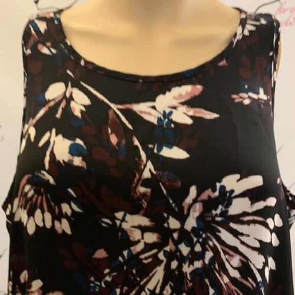 Motherhood. Size Medium. Cold Shoulder. Pullover. Chiffon Top. B103. - Picture 2 of 6